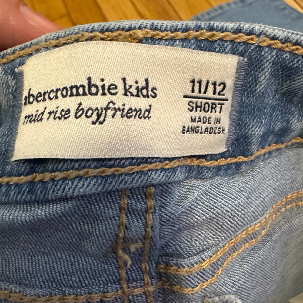 Abercrombie Kids Mid Rise Boyfriend Jeans Size 11 12 Short Light Wash Denim